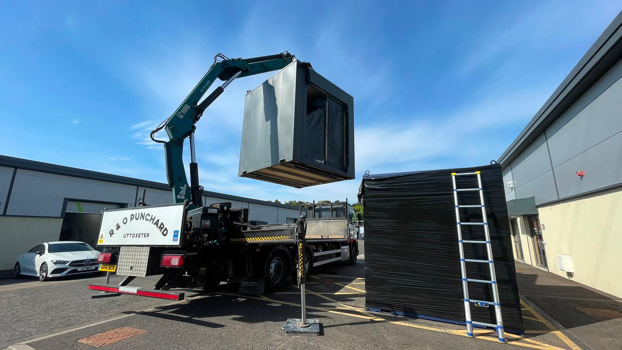 R & O Punchard HIAB crane hire